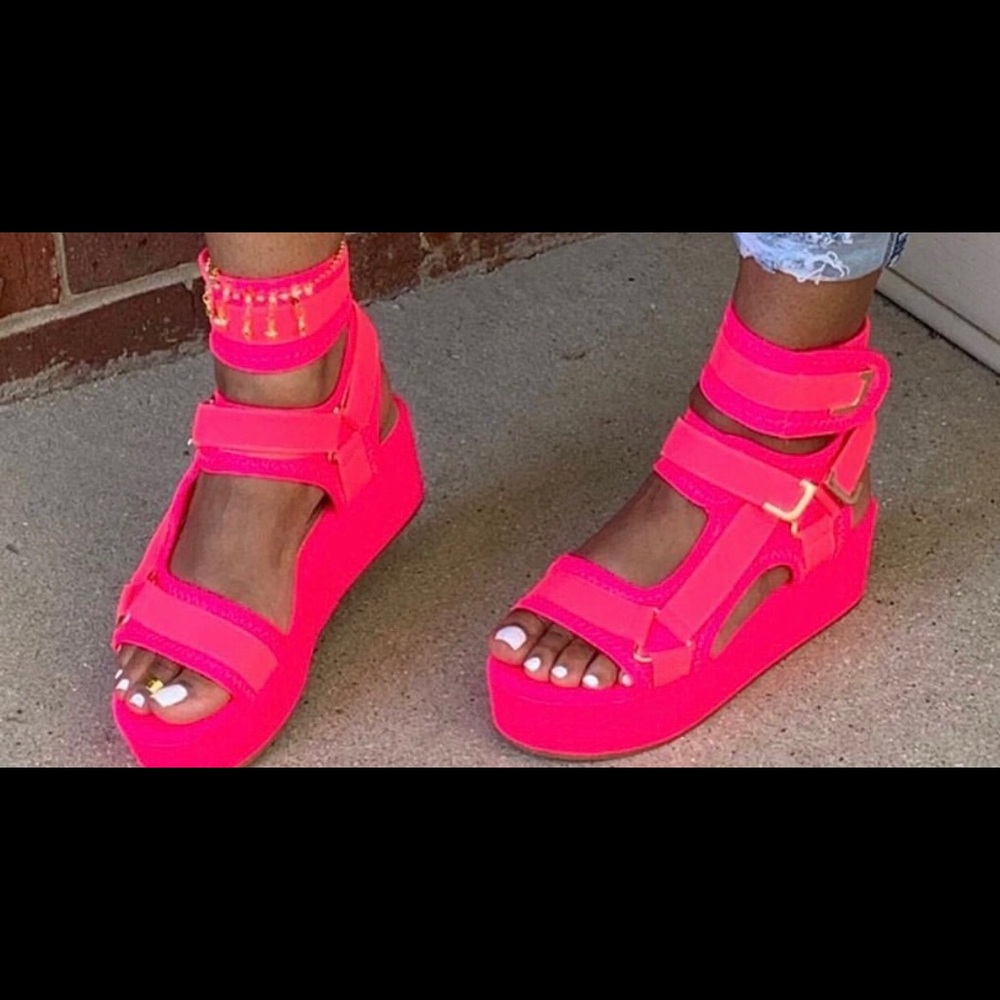 Bright pink Mia platform shoe